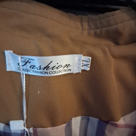 Tan Women's Trench Coat - Picture 4 of 7